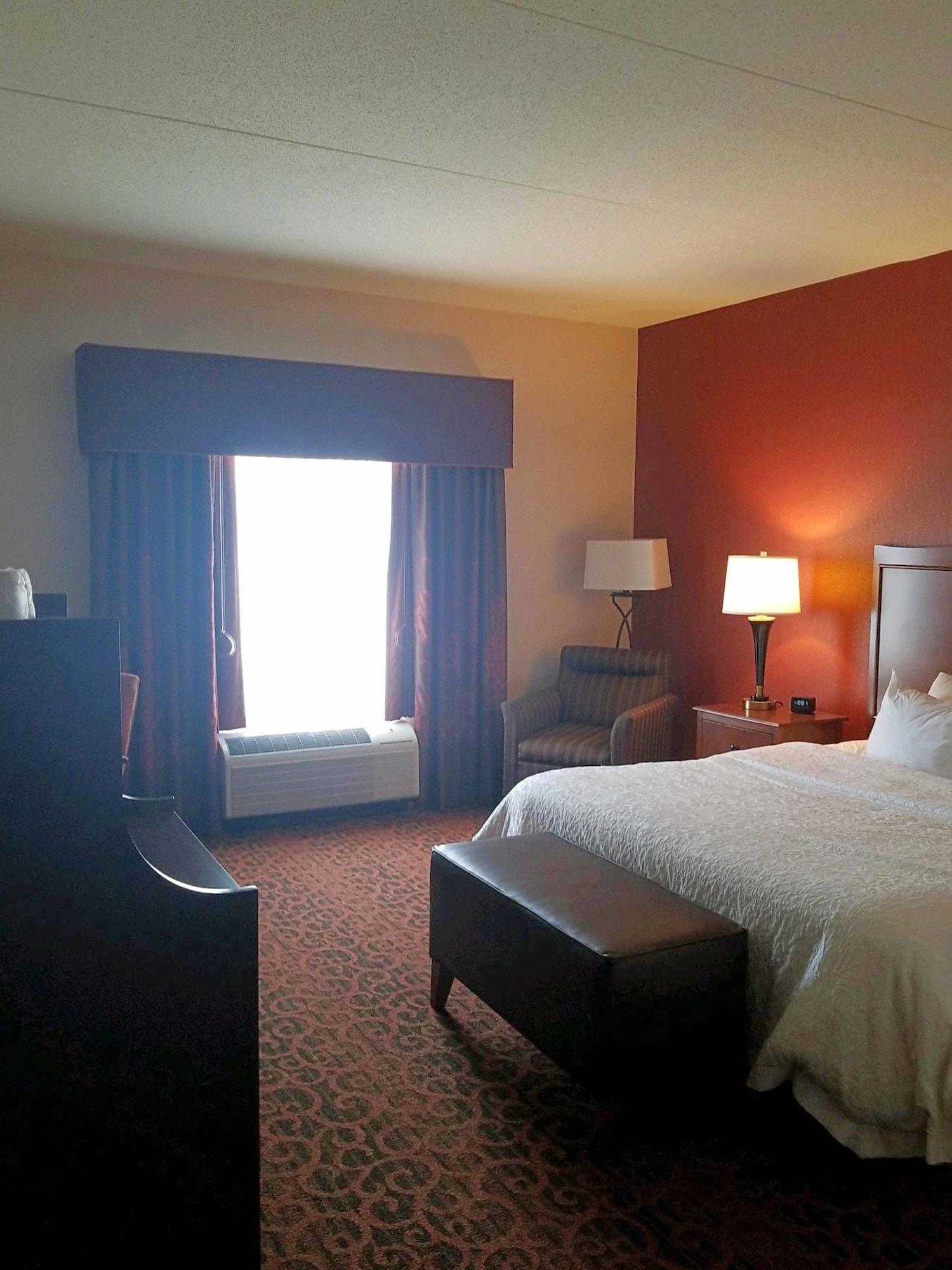Hampton Inn Waynesburg Exterior photo